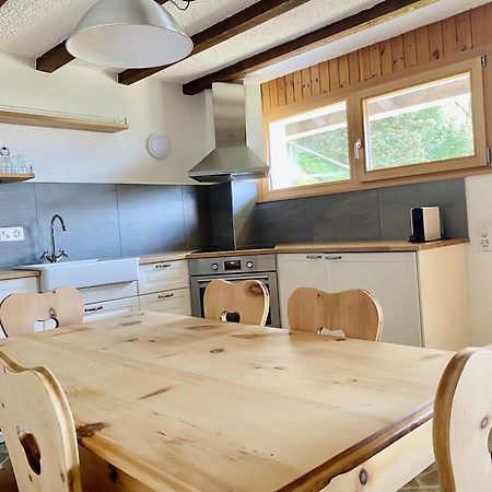 Eco Lodge With Jacuzzi And View In The Swiss Alps Grone Екстер'єр фото