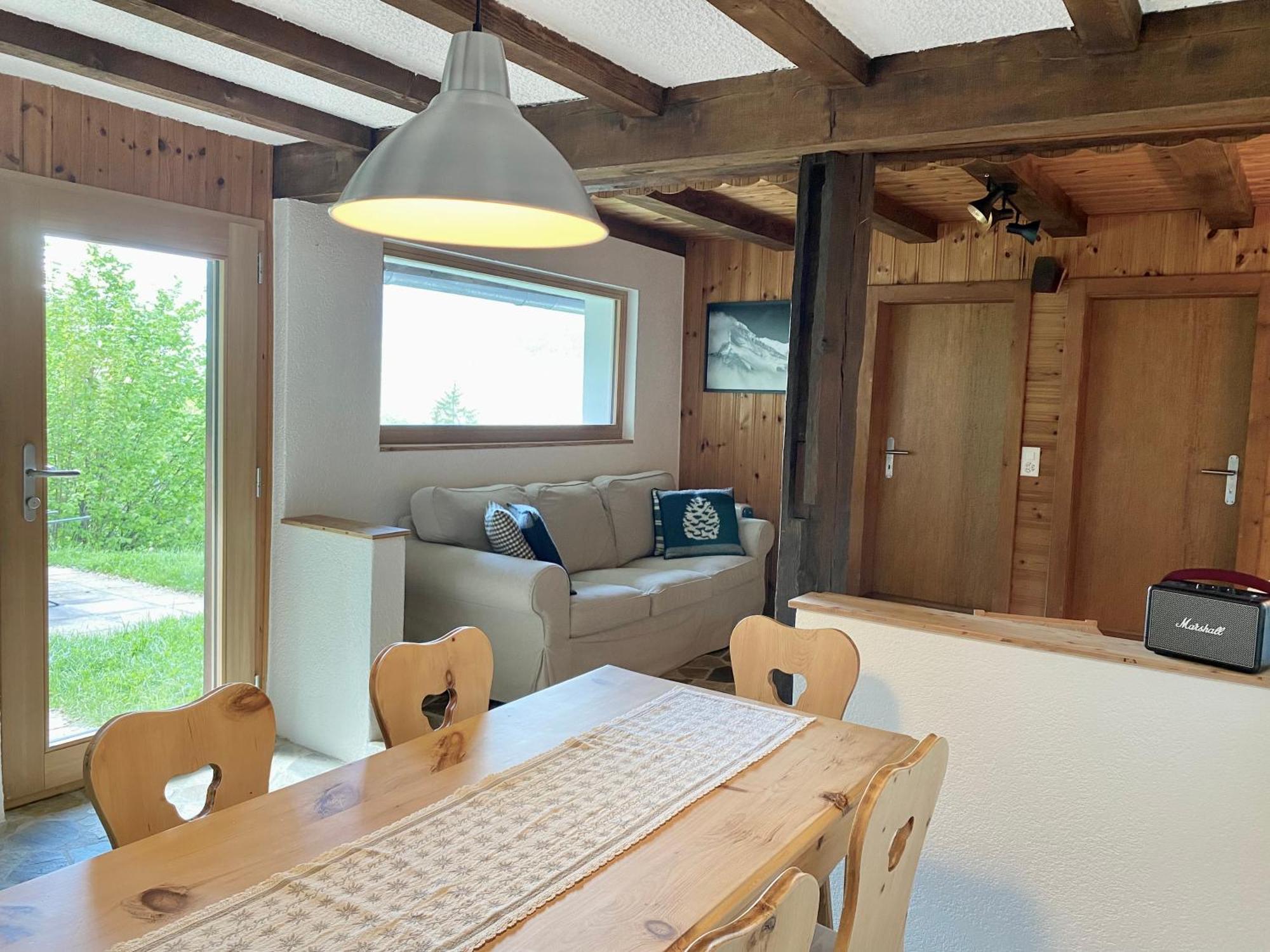 Eco Lodge With Jacuzzi And View In The Swiss Alps Grone Екстер'єр фото